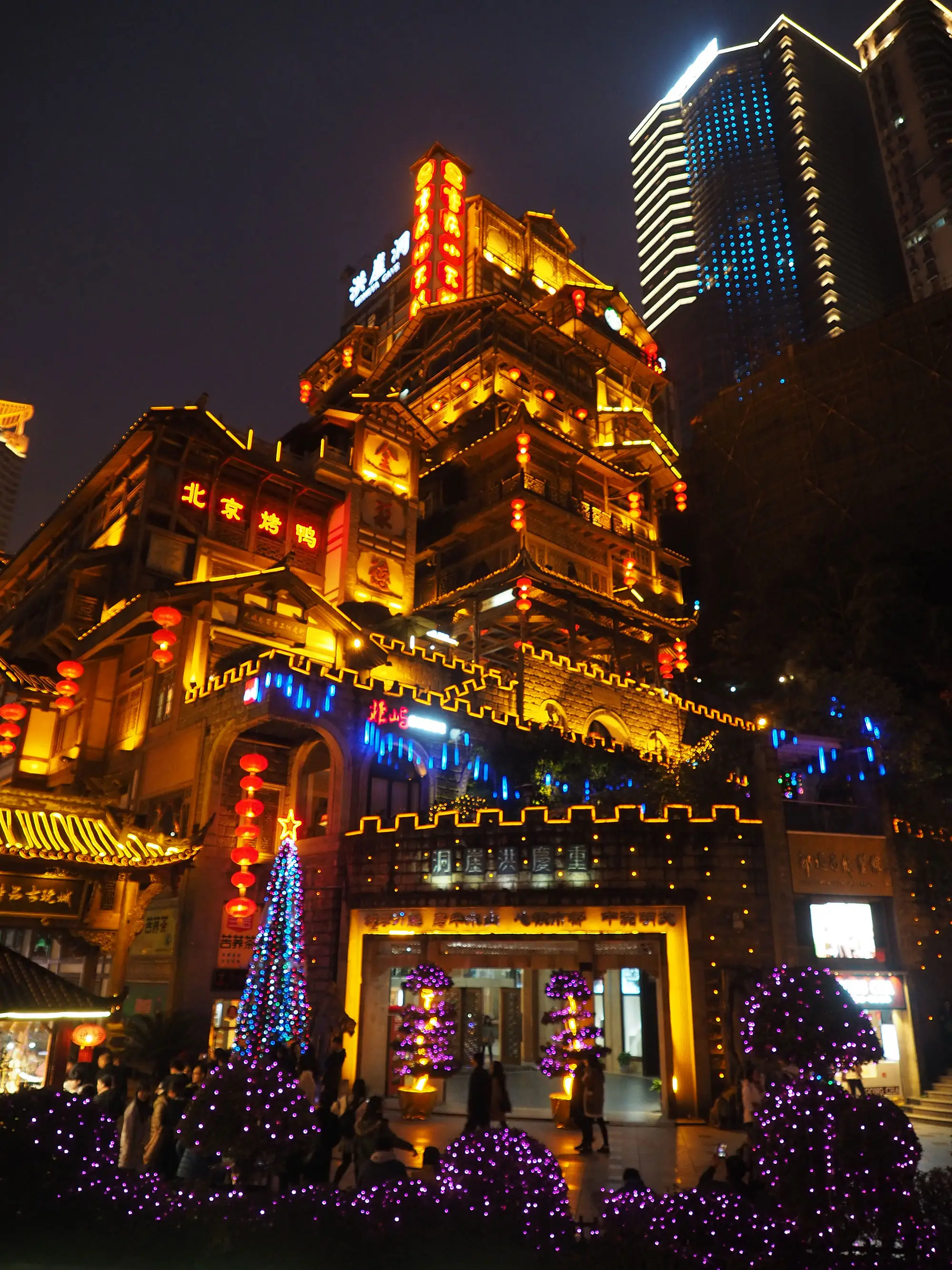 步行街夜景照明亮化工程應該考慮哪些因素?